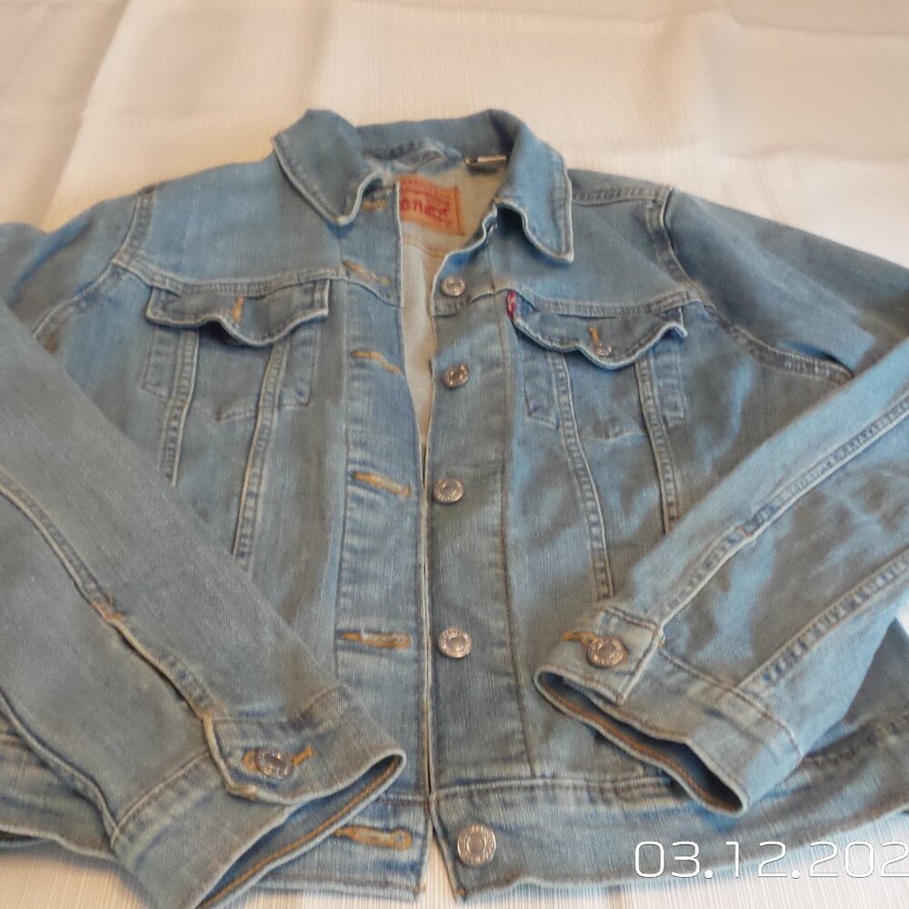 Women's Levi Strauss& Co. Original Trucker Jean Jacket Size Medium Like NEW